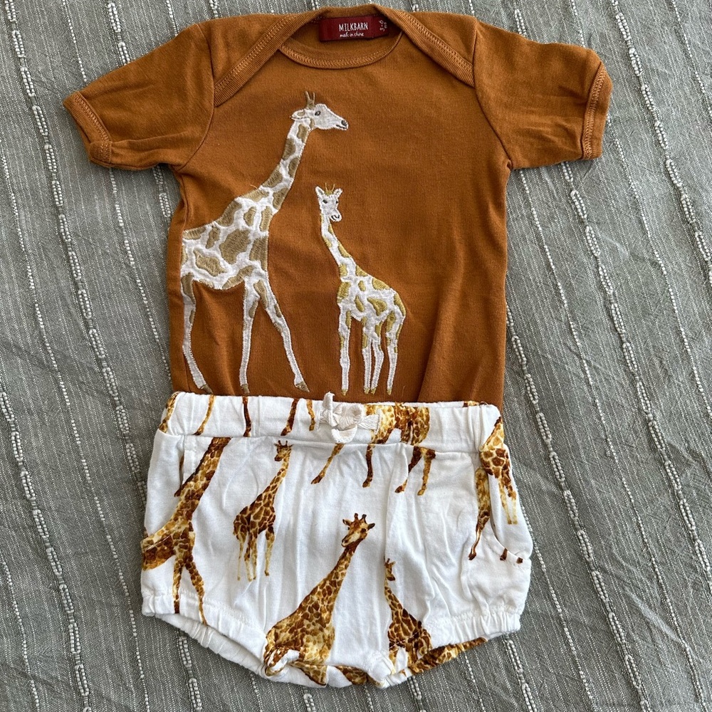 Milkbarn Giraffe Two-Piece Set